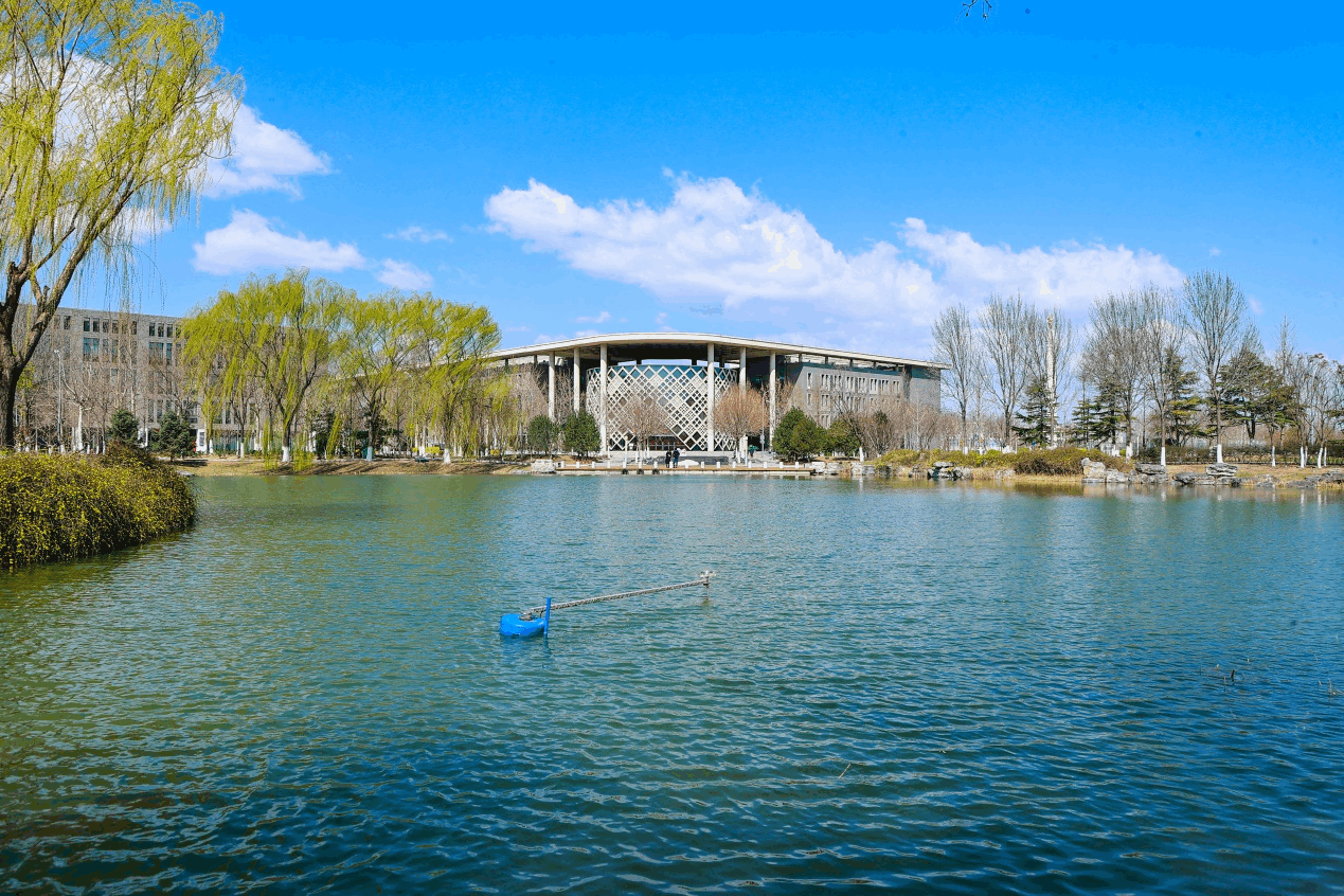 北京今持续灿阳好天气 最高气温21℃创气温新高