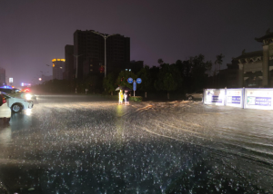 江西今晚赣州等3市有阵雨，明后天多地阵雨强势有大到暴雨需注意