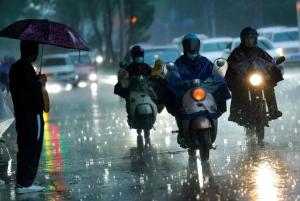 广西浙江等7省份地区继续发布暴雨蓝色预警，福建江西局地有大暴雨