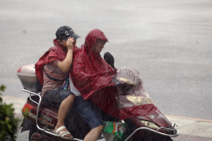 陕西南部和关中局地今天有大雨，明后天雨势增强有暴雨甚至大暴雨