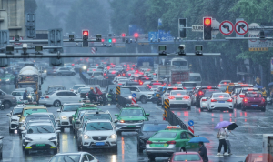 成都今晚至明天“下温泉”有暴雨甚至大暴雨，局地还伴有7级大风