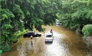 今明两天西南江南等多地强降雨持续在线，东北华北雷雨仍旧频繁