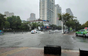 暴雨蓝色预警更新：下午广东湖南局地大暴雨，11省份地区有大到暴雨