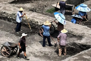 今天南方多地高温在线，明起至29日江汉江淮等多地高温陆续缩减