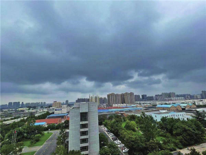 陕西北部陕南西部等地今天有阵雨+雷暴大风，明后天雨水范围扩展