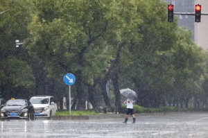 今天有雨！北京午后大部阵雨明显 最高气温跌至21℃