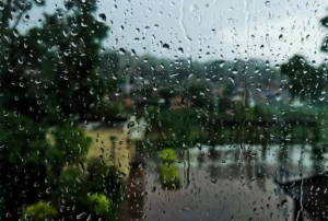 北京今上午西部山区有雨，午后至半夜雨水扩展至全市大部