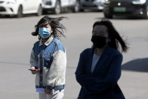 降温10℃！上海今天空阴沉有短时小雨，最高气温20℃最低气温17℃