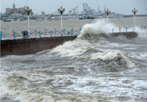 多海域发布大风蓝色预警，台湾海峡等6海域最大风力可达10级